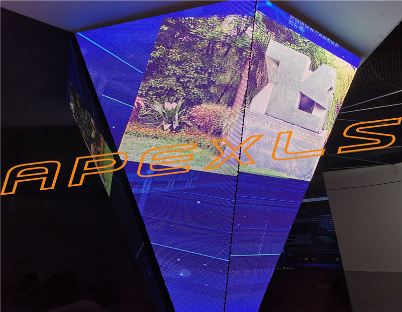P4MM戶內(nèi)全彩三面LED顯示屏