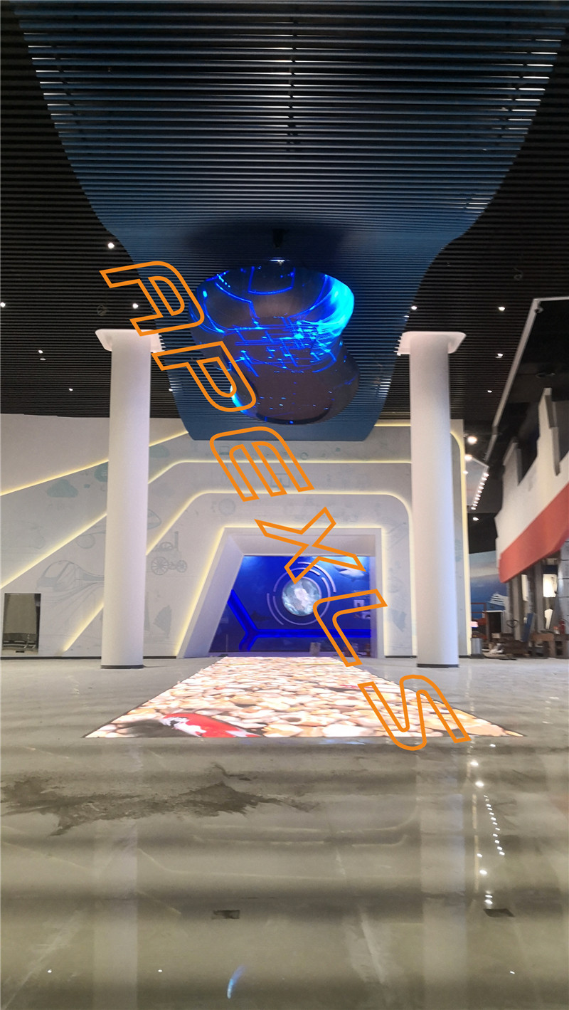 江蘇海門科技館P4創(chuàng)意LED云屏