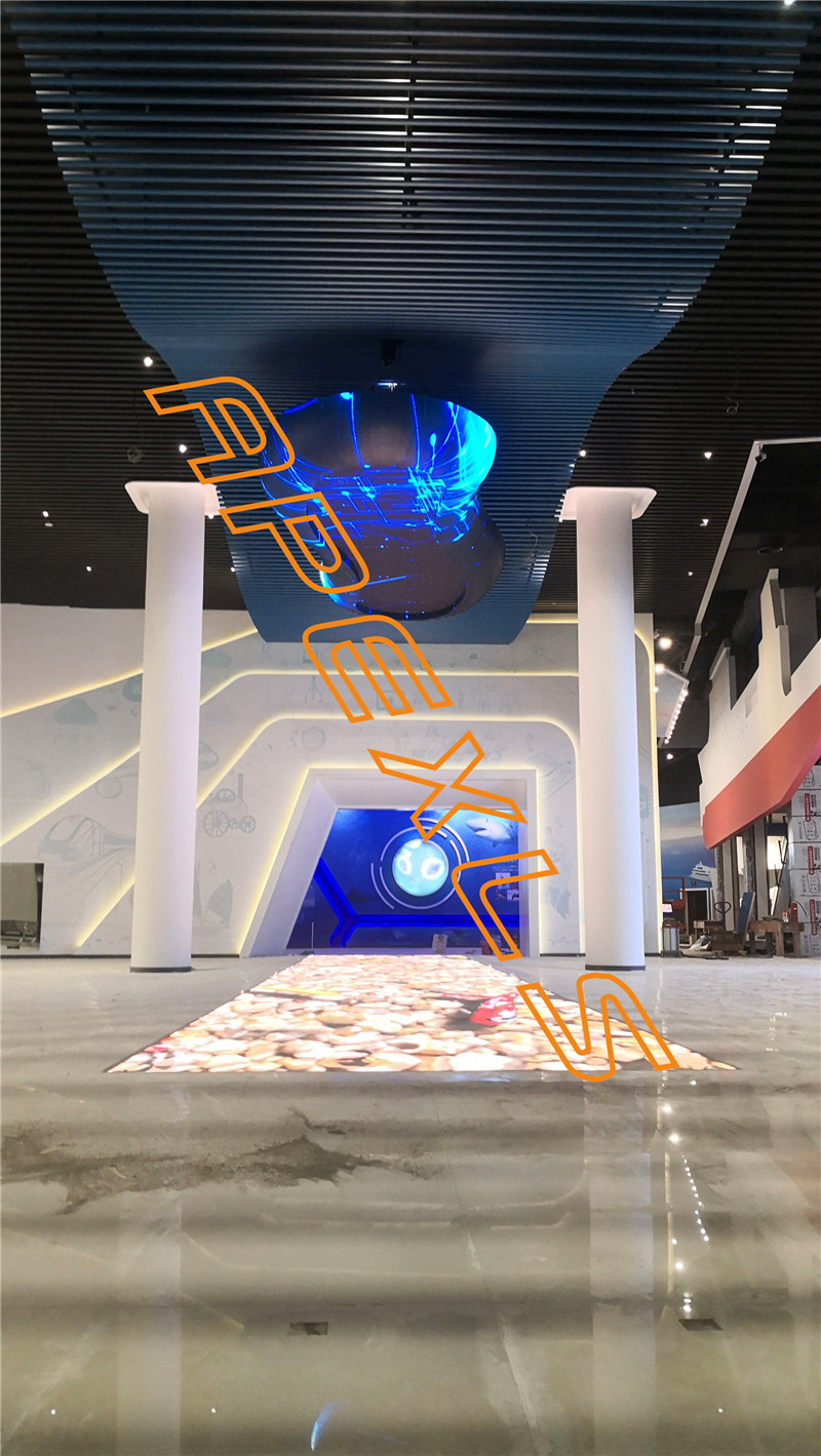 江蘇海門科技館P4創(chuàng)意LED云屏