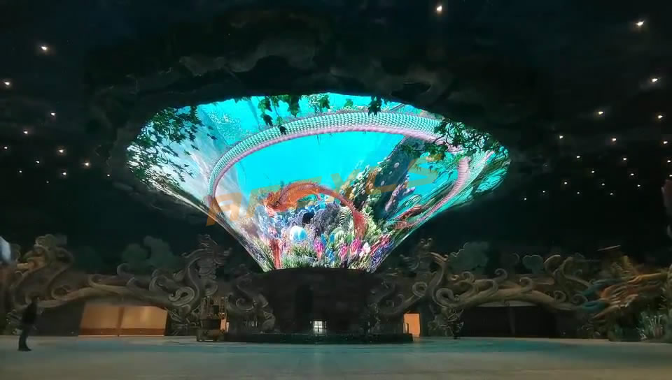 南京龍之谷-上直徑27米的樹形喇叭屏