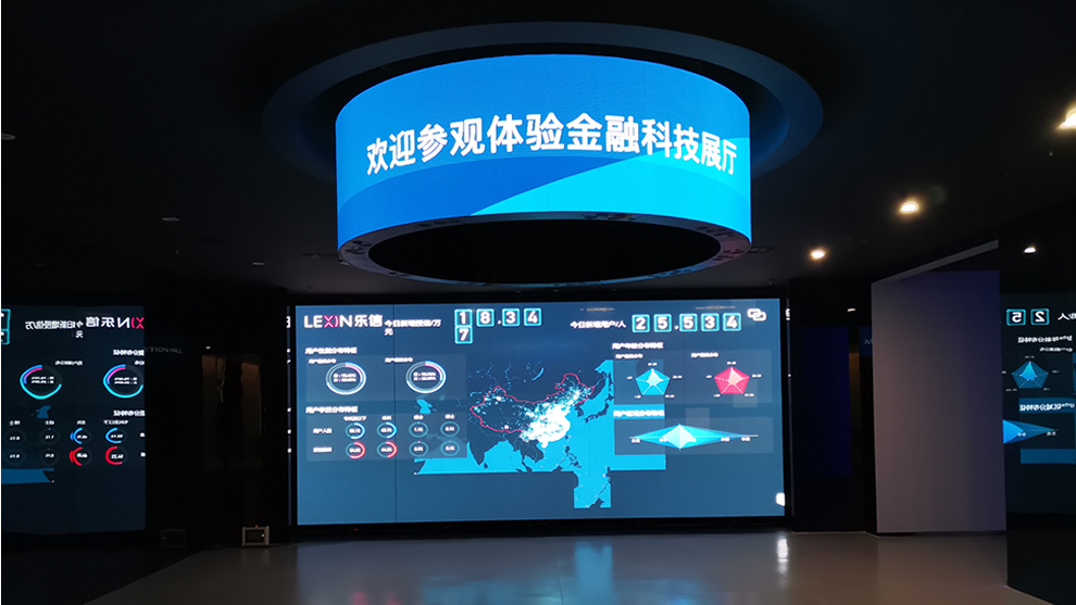 深圳P1.5MM戶內(nèi)COB顯示屏