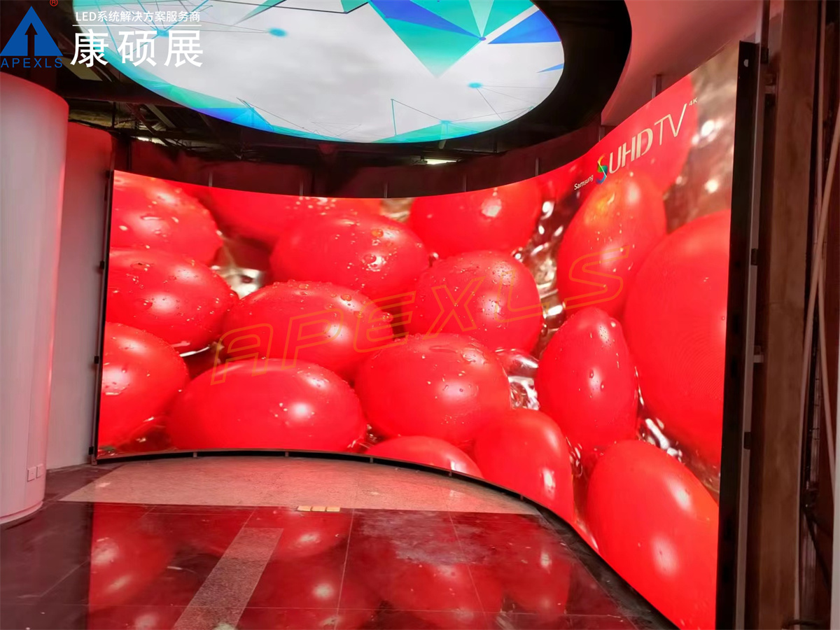 佛山日?qǐng)?bào)新聞中心創(chuàng)意顯示屏