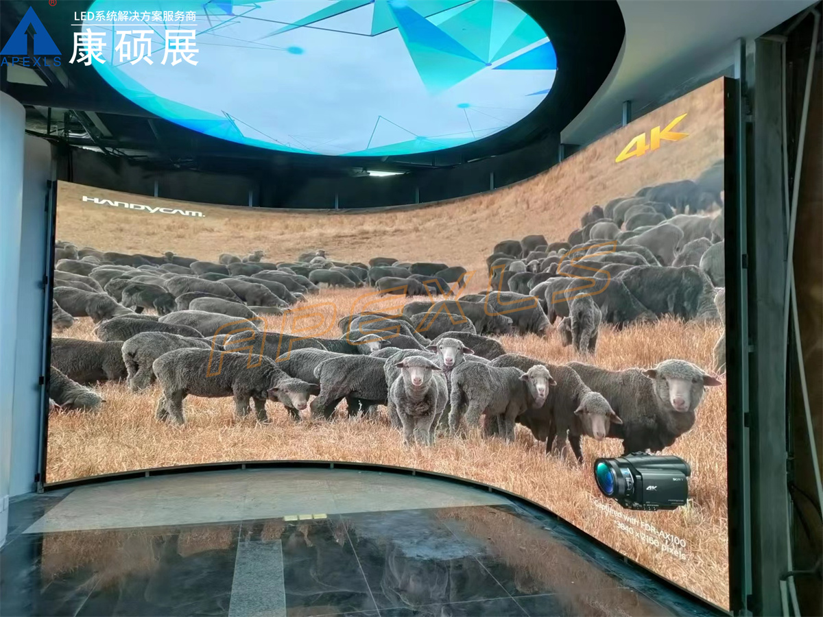 佛山日?qǐng)?bào)新聞中心創(chuàng)意顯示屏